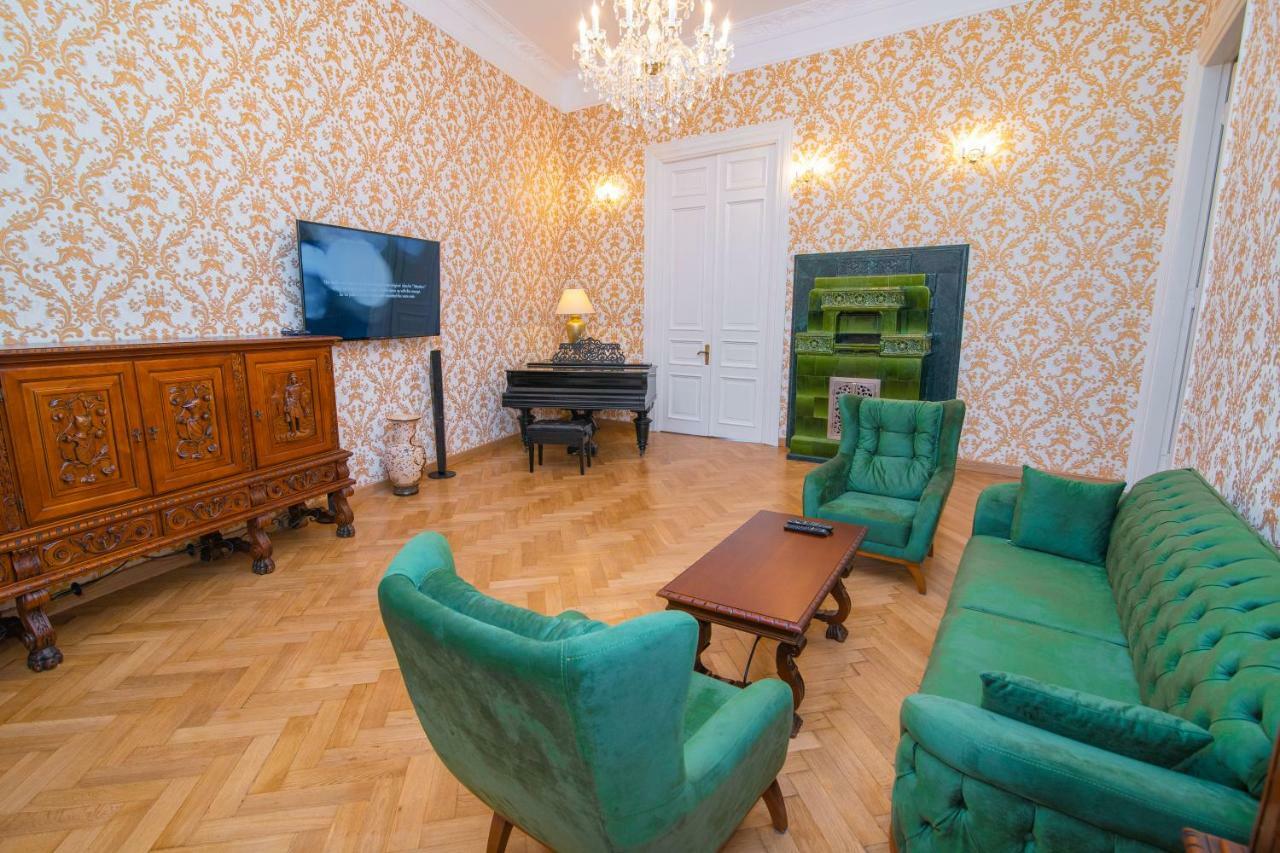 Solo Apartment In City Center Tbilisi Ngoại thất bức ảnh