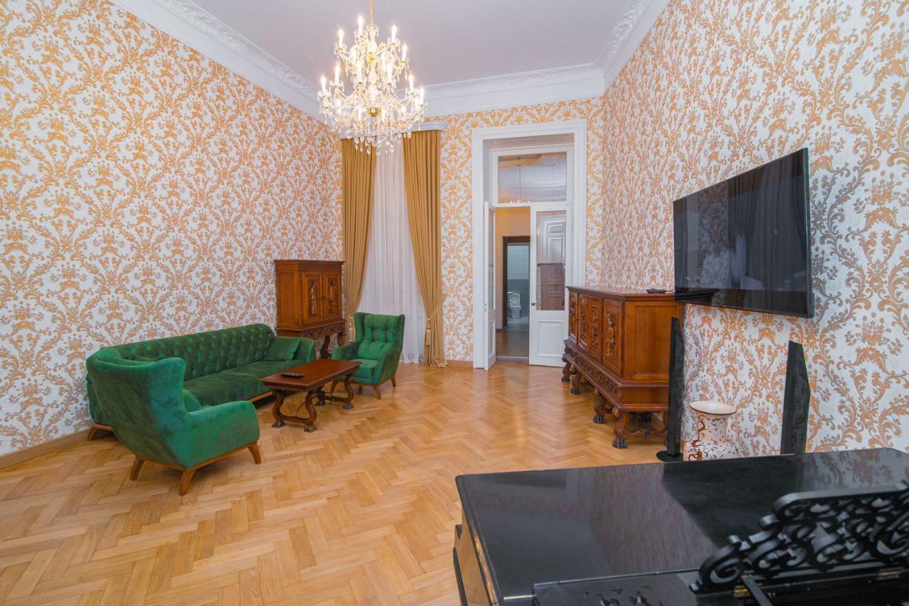 Solo Apartment In City Center Tbilisi Ngoại thất bức ảnh