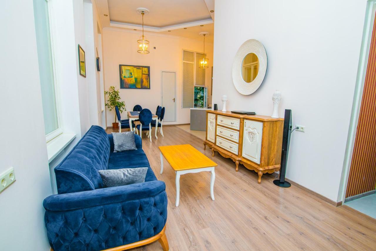 Solo Apartment In City Center Tbilisi Ngoại thất bức ảnh